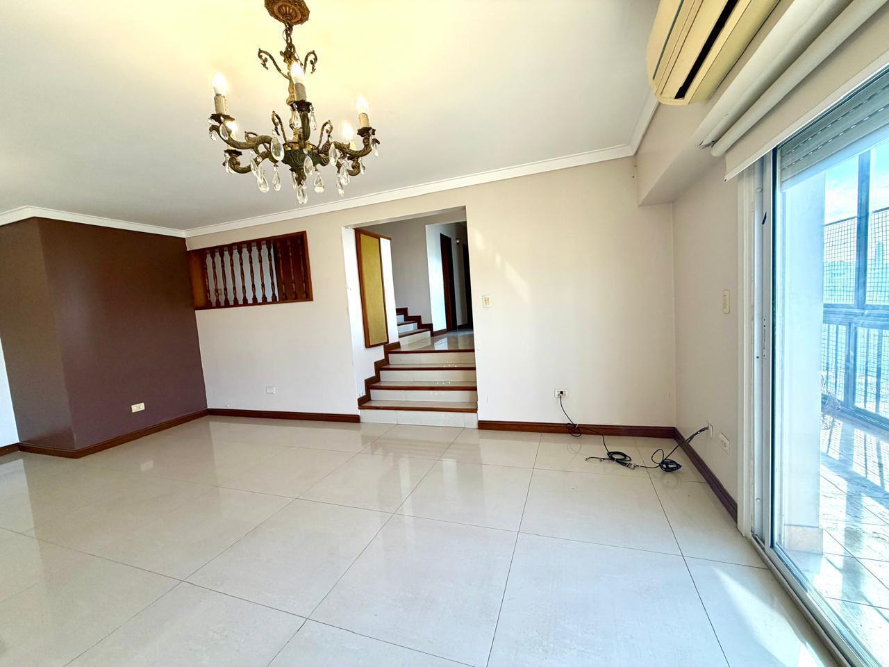 Foto de DEPARTAMENTO 4 AMBIENTES C/ DEPENDENCIA COCHERA Y BAULERA EN BARRACAS, imagen 2