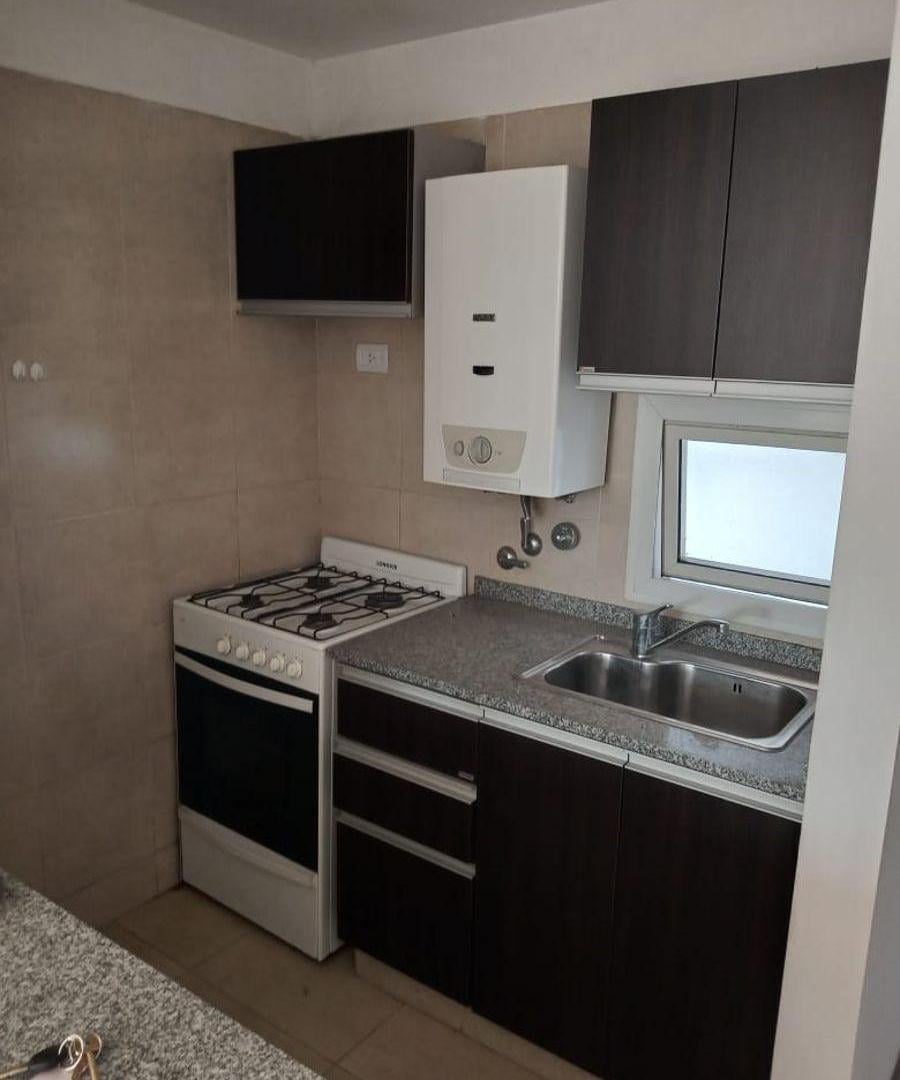 Foto de Departamento de 30 m² de 1 dormitorio en alquiler en Echesortu, imagen 4