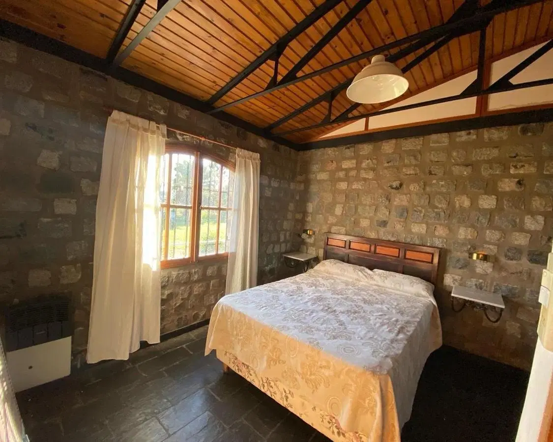 VENTA CASA TRES DORM DETRAS BARRIO CAÑITAS 1