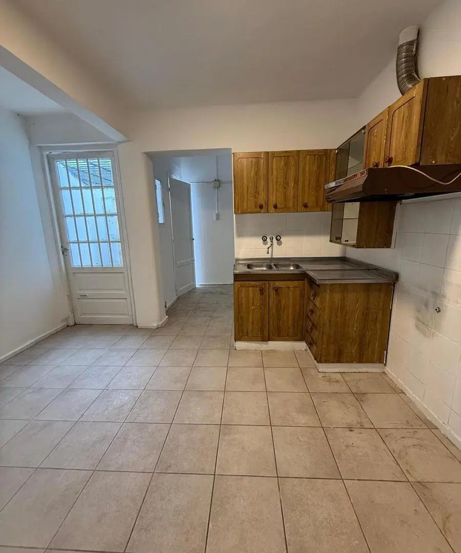 PH 1 dormitorio con patio propio — Sin expensas, apto mascotas — Augusto López 1027 3