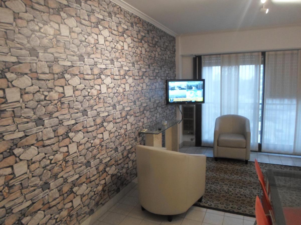 Departamento Al Frente Amoblado en Excelente Estadp 2