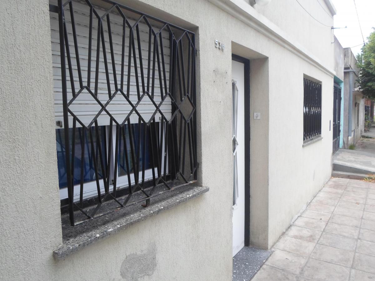CASA EN PH AL FRENTE CON COCHERA