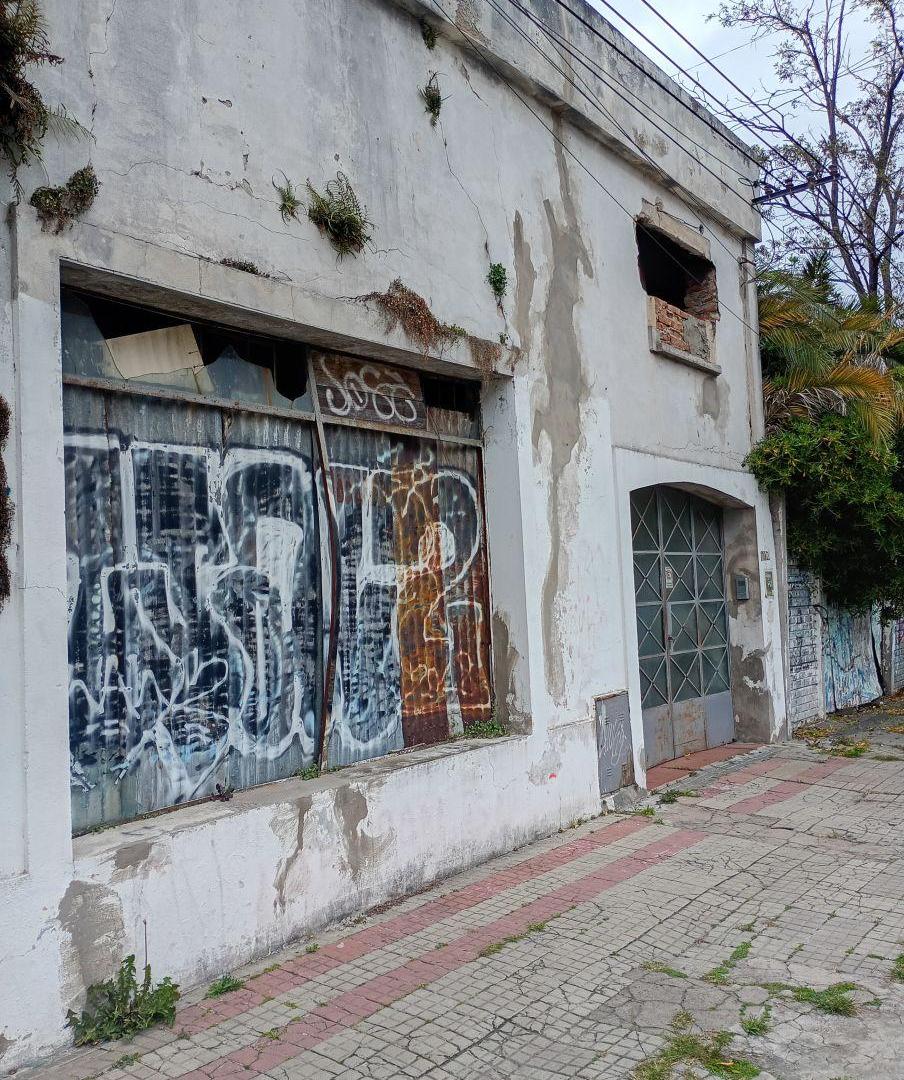 Foto de ESQUINA CON CASA A RECICLAR -, imagen 4