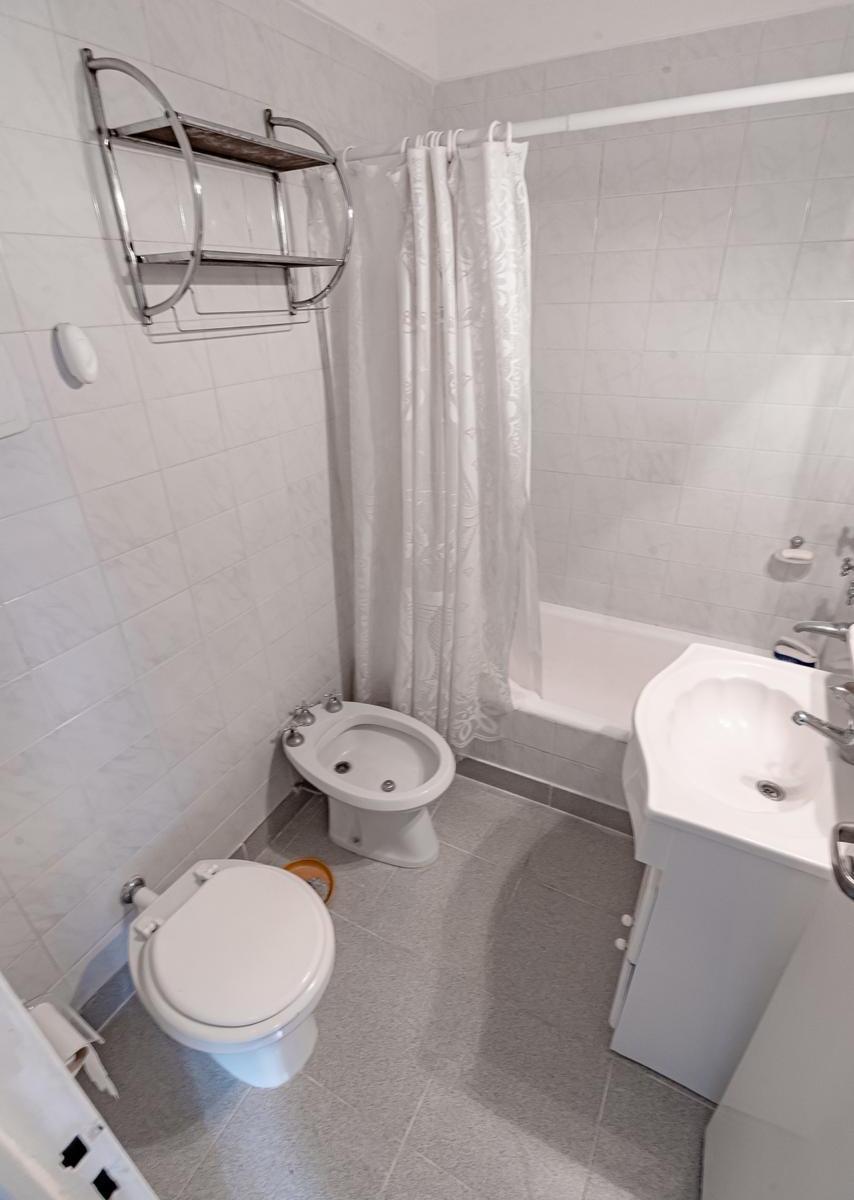Foto de Dueño Vende depto, 2 Ambientes c/balcon,muy Luminoso, 8° Piso Lateral, imagen 4