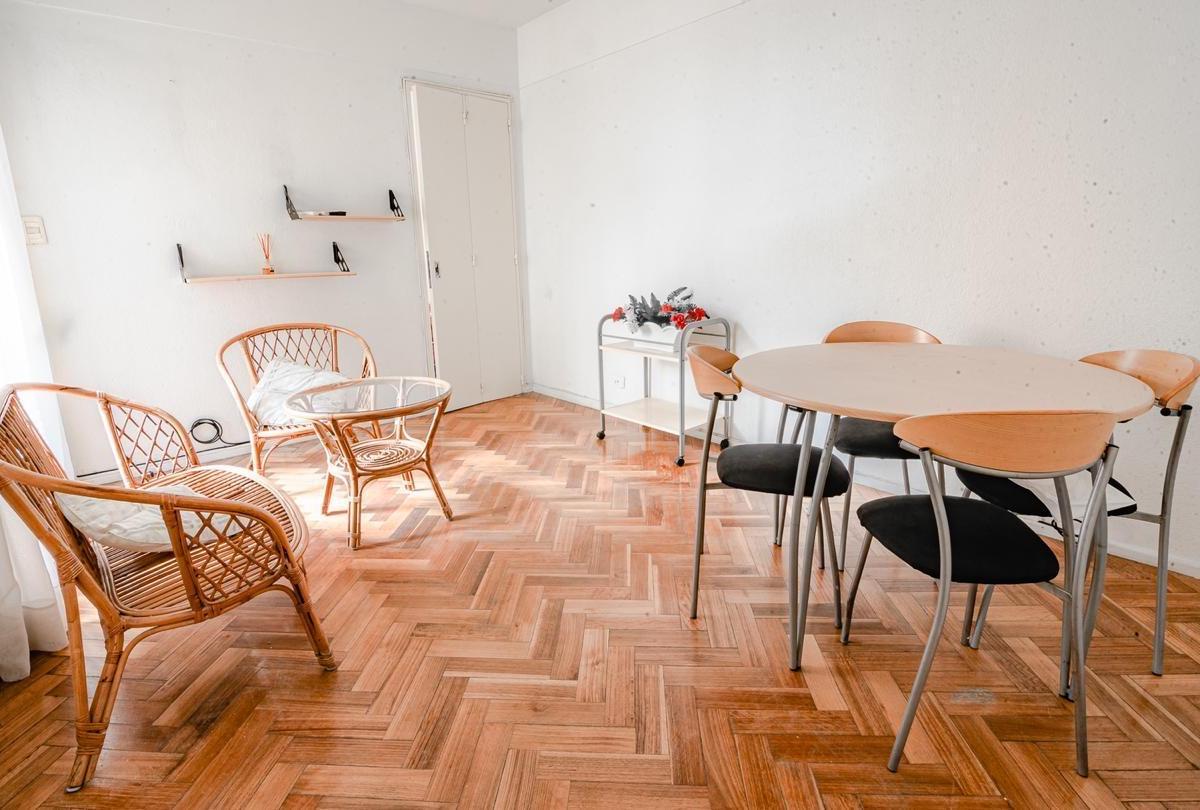 Foto de Dueño Vende depto, 2 Ambientes c/balcon,muy Luminoso, 8° Piso Lateral, imagen 3