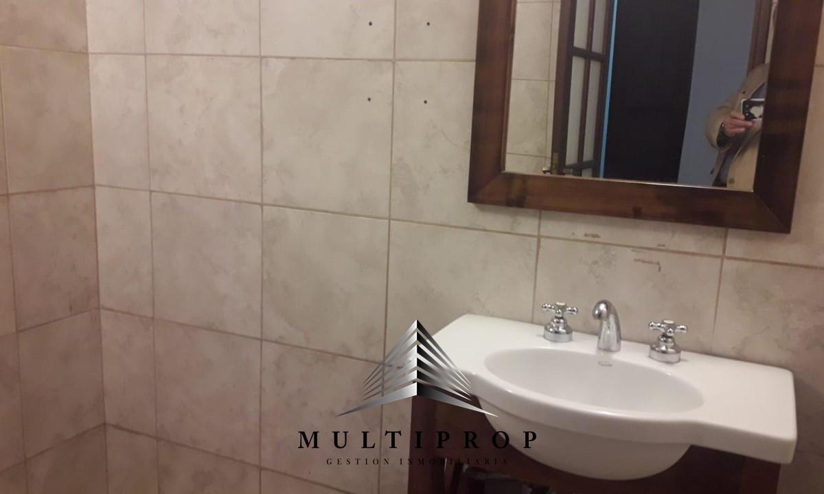 En Venta en Block Local + Oficinas Dos Pisos de 140 m Reconquista Al 900 3