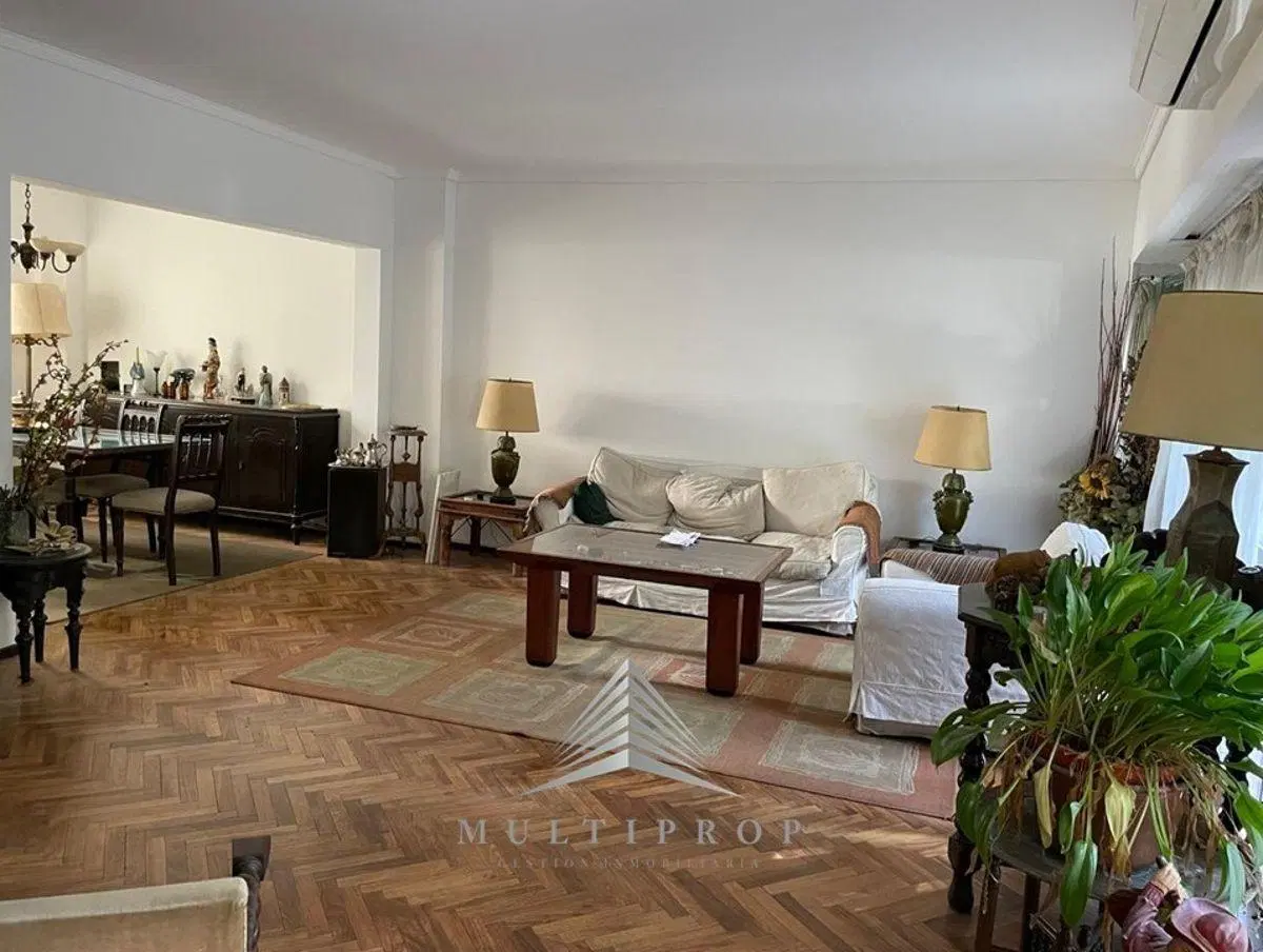 EN VENTA SEMIPISO BARRIO NORTE 4 AMB C/COCHERA Y DEPENDENCIA 1
