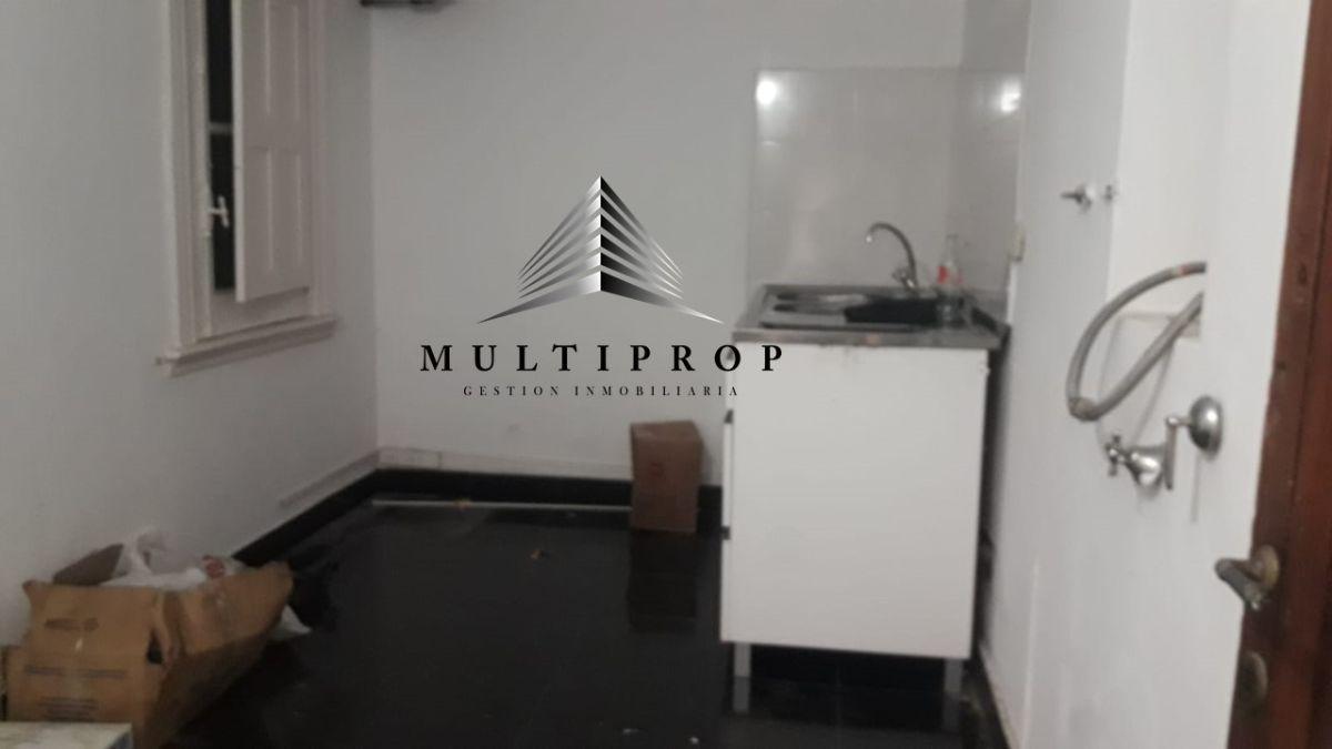 Foto de EN ALQUILER OFICINAS DOS PISOS DE 140 MTS C/U RECONQUISTA AL 900, imagen 2