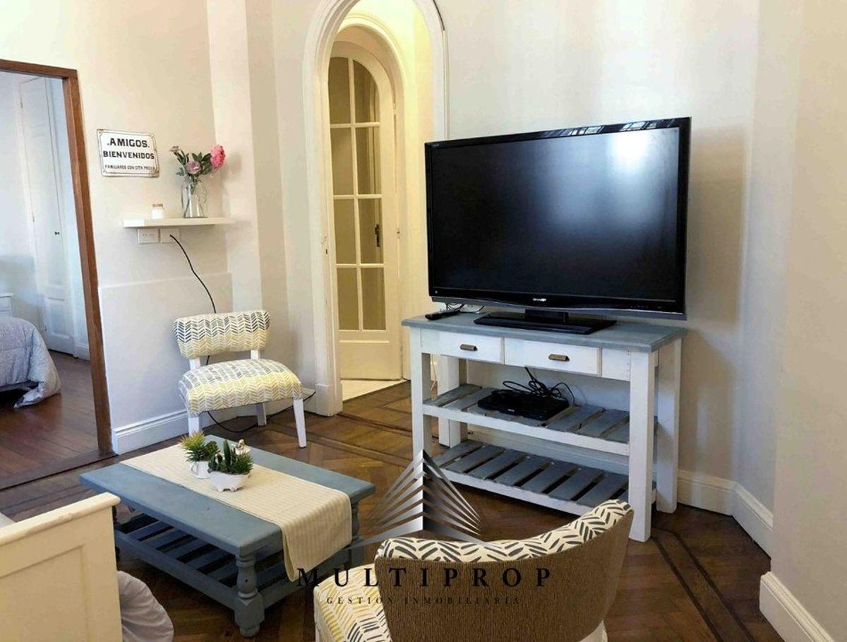 Foto de EN ALQUILER 2 AMBIENTES Y MEDIO EN PLANTA BAJA Excelente Zona, imagen 1