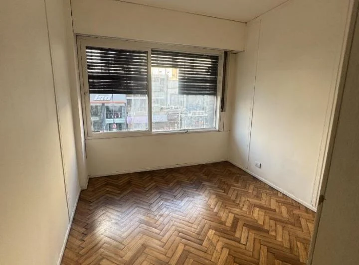 DEPARTAMENTO DE 4 AMBIENTES CON PATIO 5