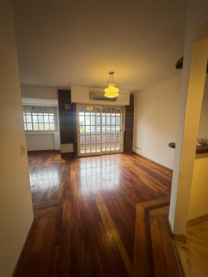 DEPARTAMENTO CON BALCON Y TERRAZA PROPIA