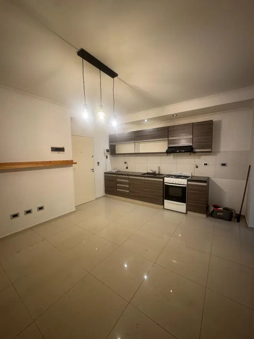 DEPARTAMENTO CON PATIO 5