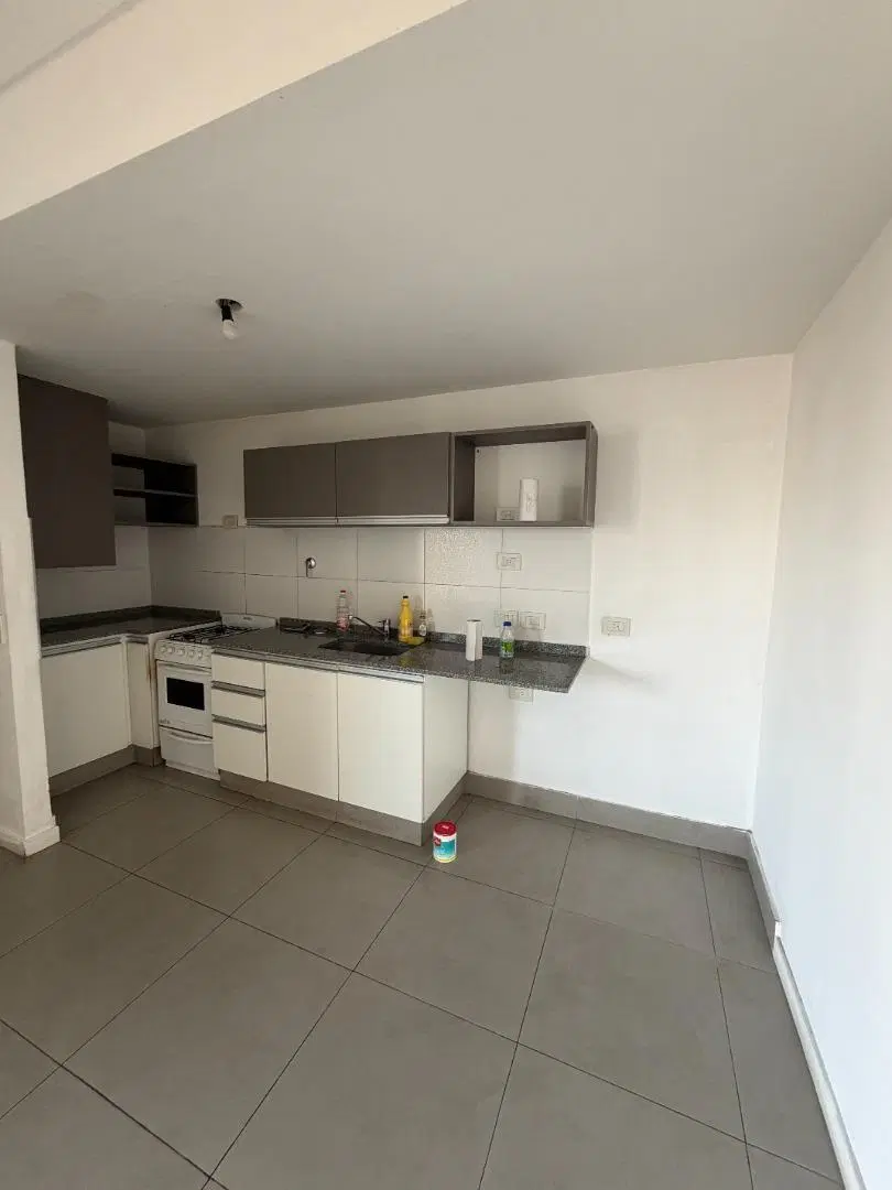 DEPARTAMENTO CON BALCON 5
