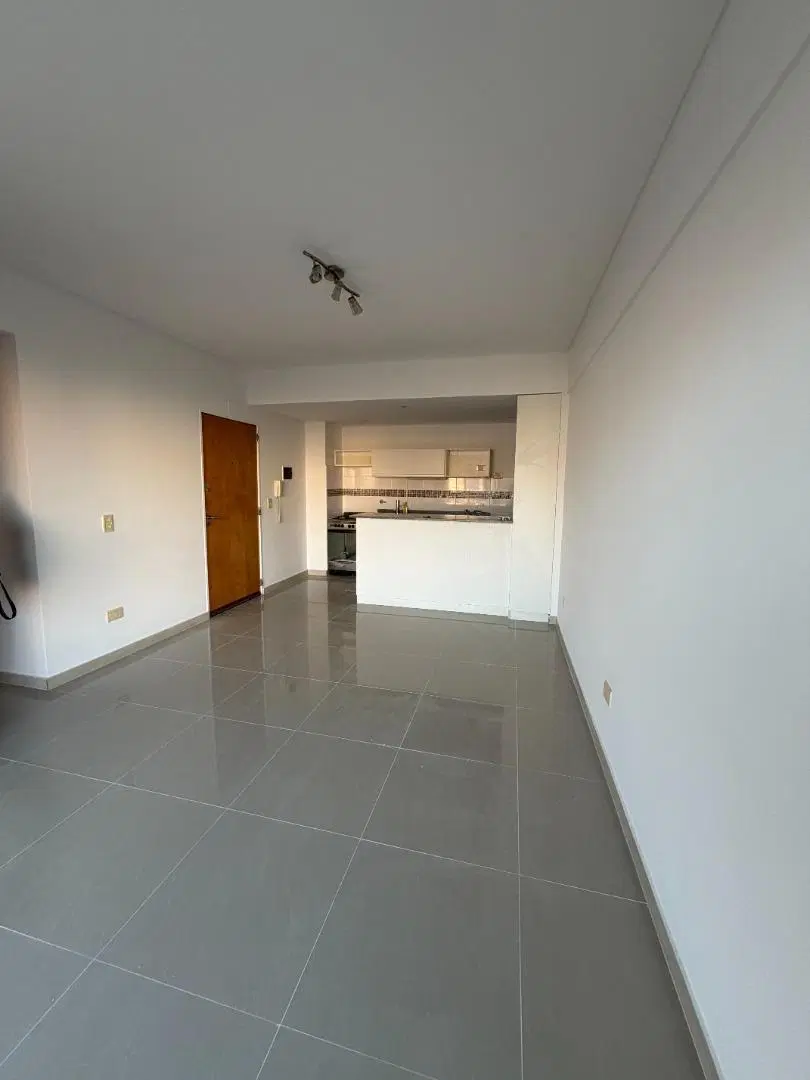 DEPARTAMENTO CON BALCON 4