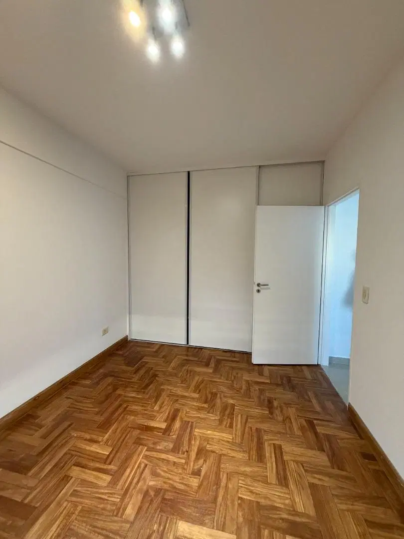 DEPARTAMENTO CON BALCON 3