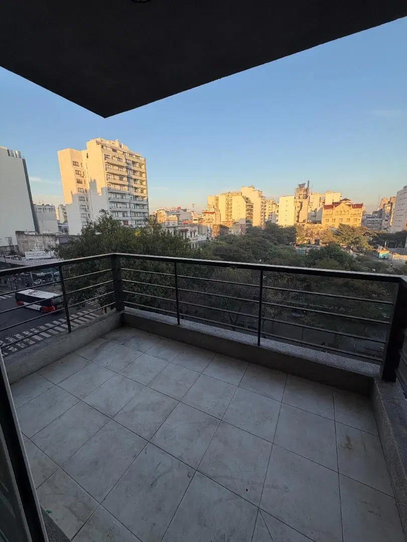 DEPARTAMENTO CON BALCON 8