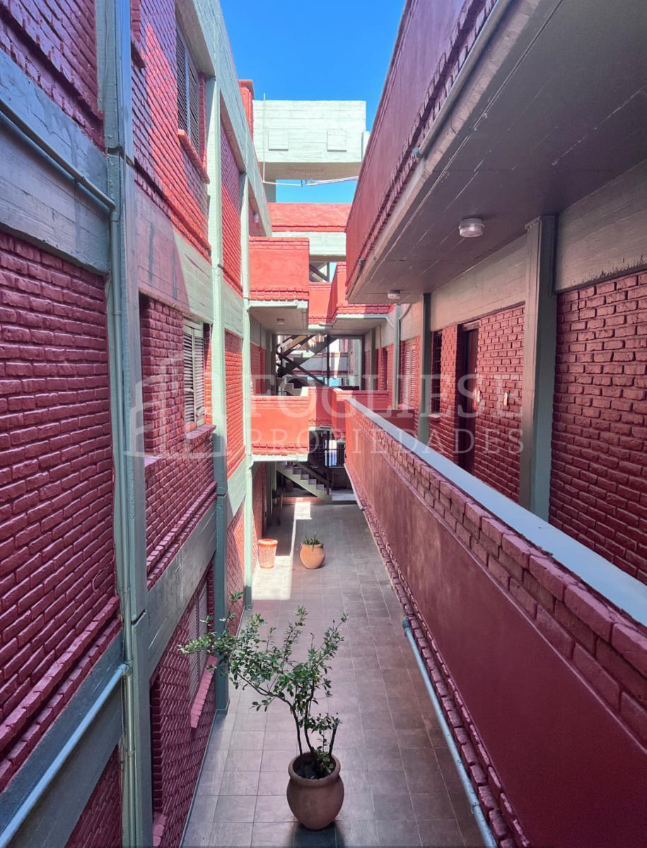 Departamento de un Ambiente Frente Al Mar 4