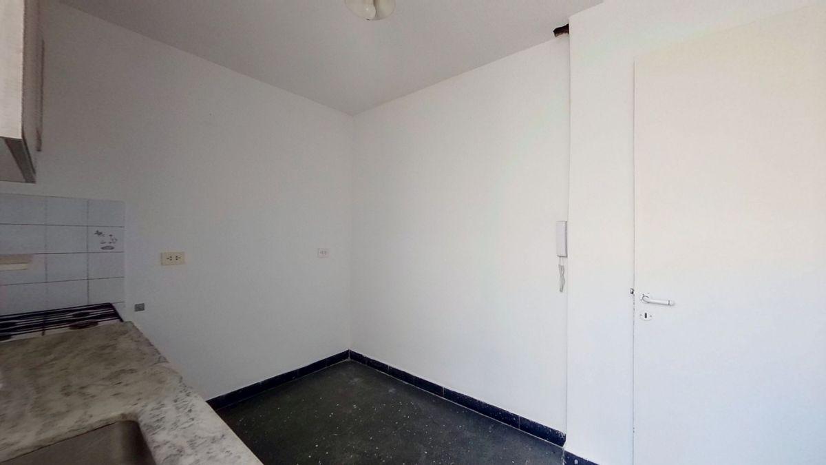 Foto de DEPARTAMENTO 2 AMBIENTES C/LAVADERO EN VILLA DEVOTO, imagen 2
