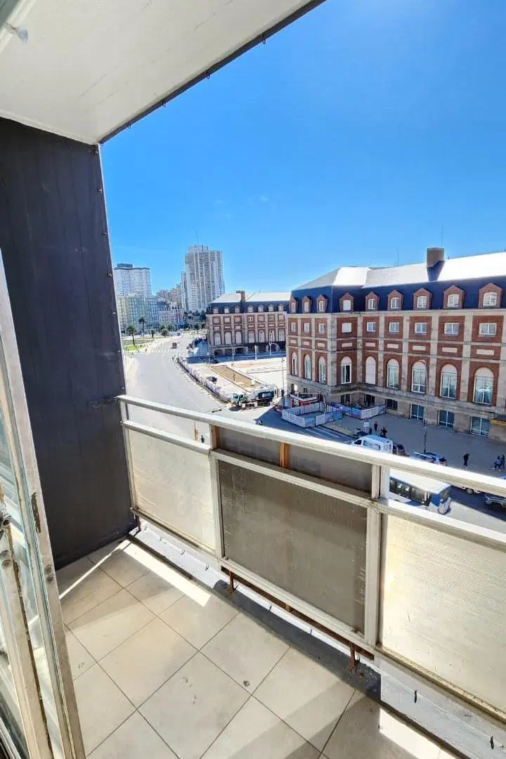 Monoambiente con balcon al frente Plaza Colon Mar del Plata 1