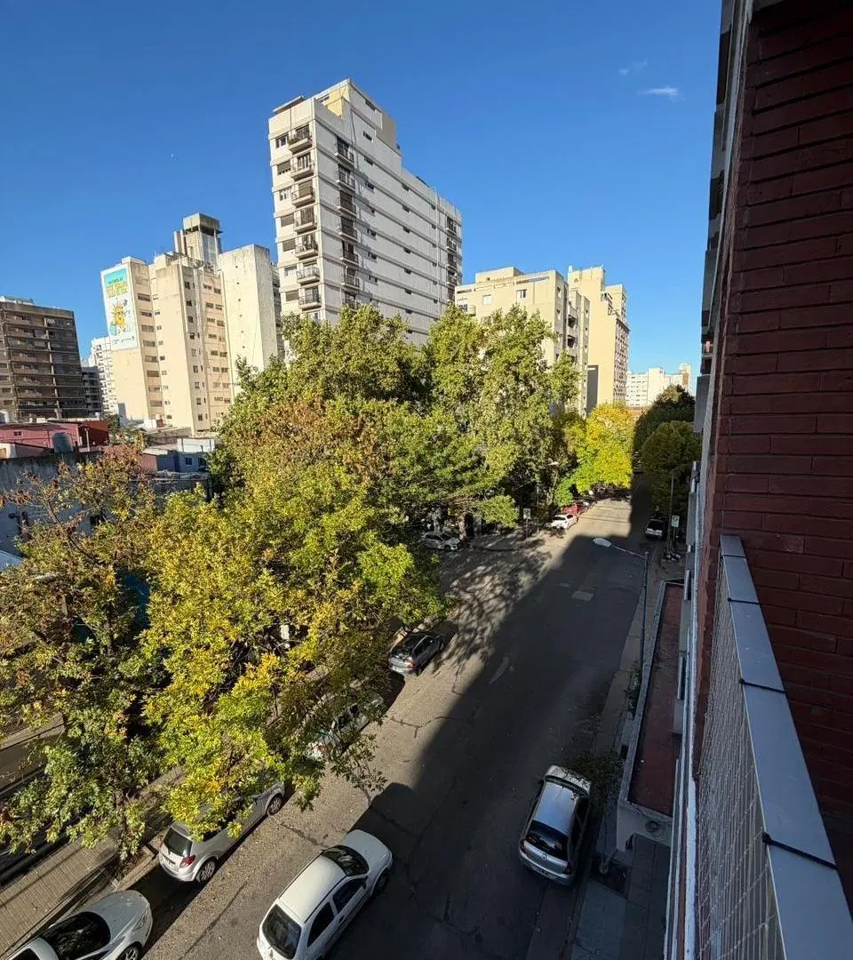 MONOAMBIENTE RECICLADO AL FRENTE CON BALCON 2