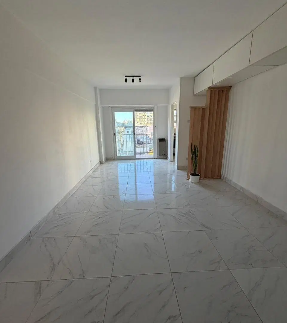 MONOAMBIENTE RECICLADO AL FRENTE CON BALCON 3