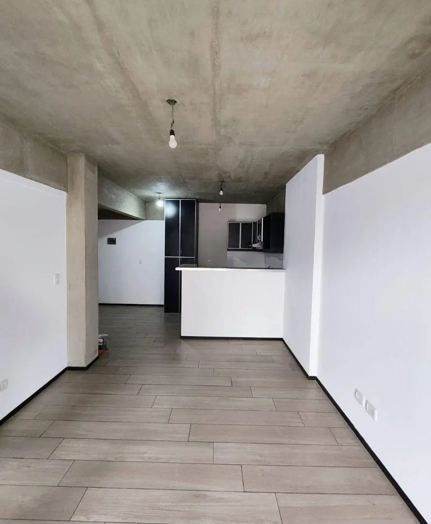 Departamento 2 ambientes y medio en Monte Castro, con amplio balcon 4