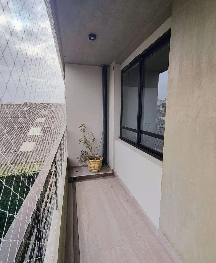 Departamento 2 ambientes y medio en Monte Castro, con amplio balcon 3