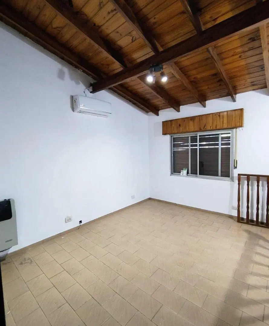 PH tipo duplex de 3 ambientes en alquiler, con patio 8