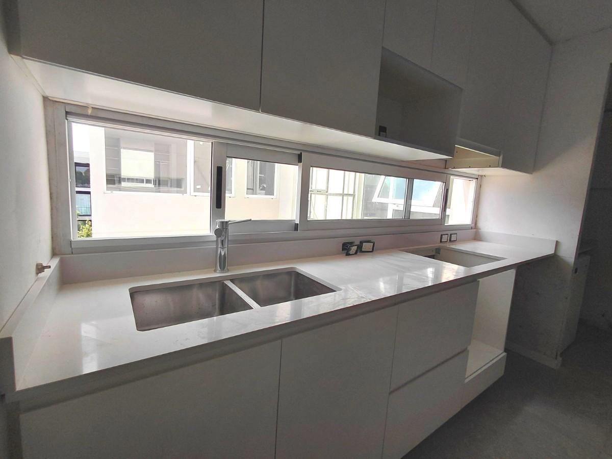 Foto de VENTA 4 Ambientes en DEVOTO Terraza propia con parrilla y piscina, imagen 4