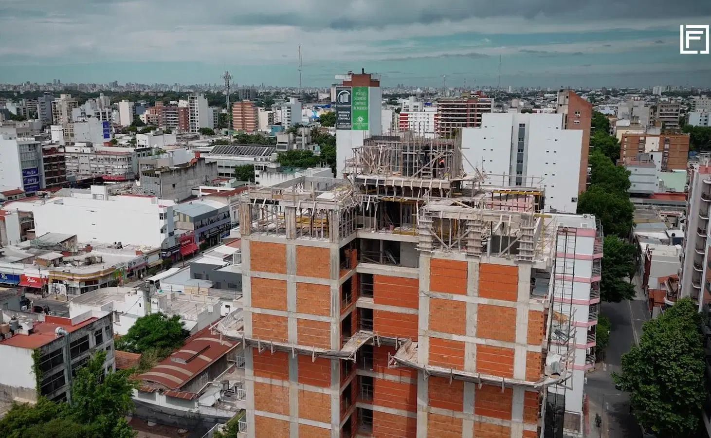 Venta Departamento 3 Ambientes al frente con Piscina y Solarium en San Martín 5
