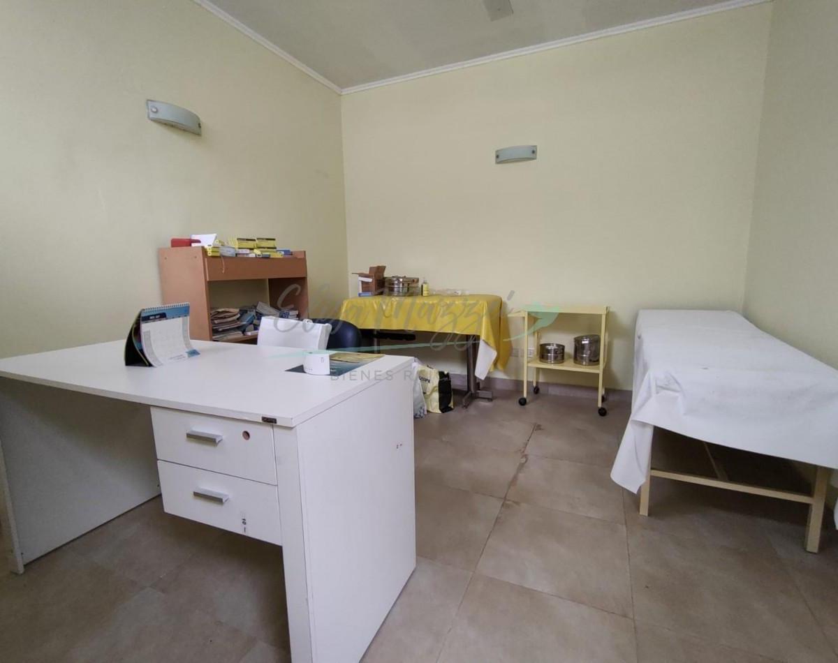 Clinica en Venta con Departamentos - Pinamar Centro 2