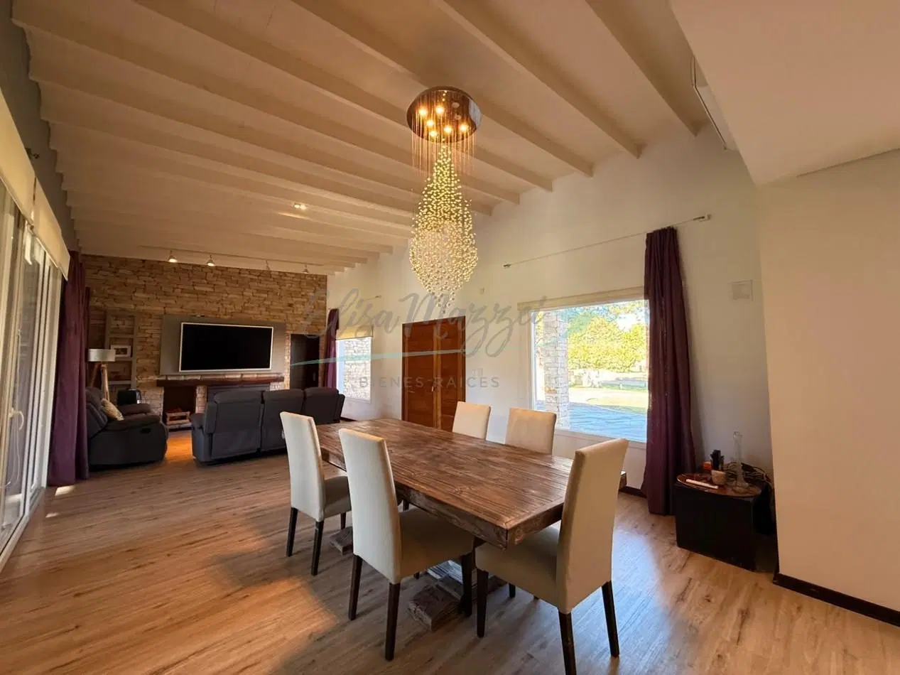 CASA EN VENTA - LA HERRADURA PINAMAR 2