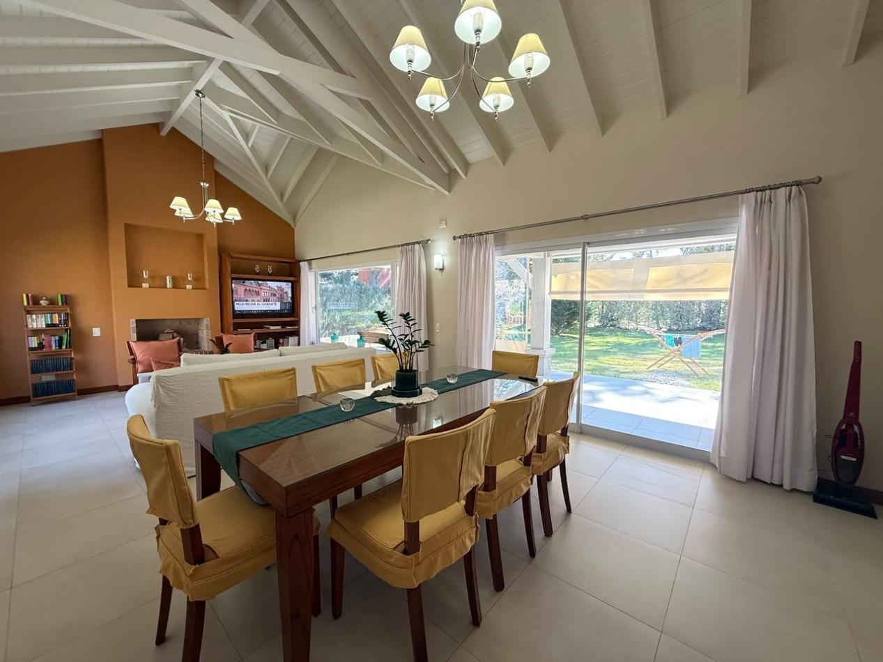 Foto de CASA EN VENTA - VALERIA DEL MAR - PINAMAR, imagen 2