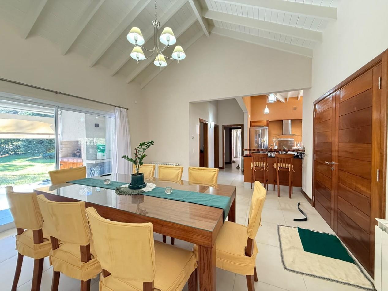 Foto de CASA EN VENTA - VALERIA DEL MAR - PINAMAR, imagen 5