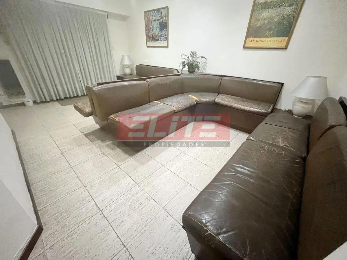 Consultorio en planta baja en inmejorable ubicación, a 100 metros de Av. Santa fe 2
