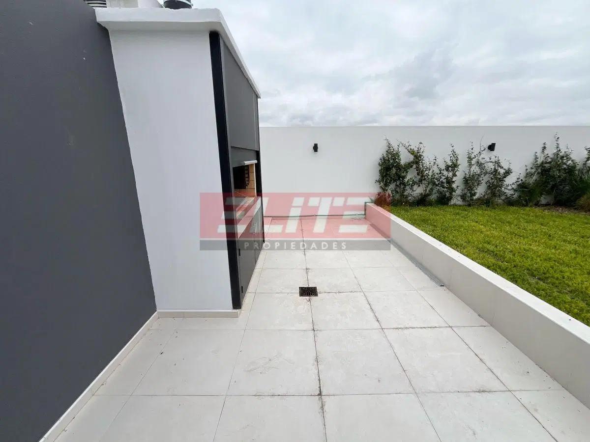 Depto 2 ambientes a estrenar con balcón terraza 2