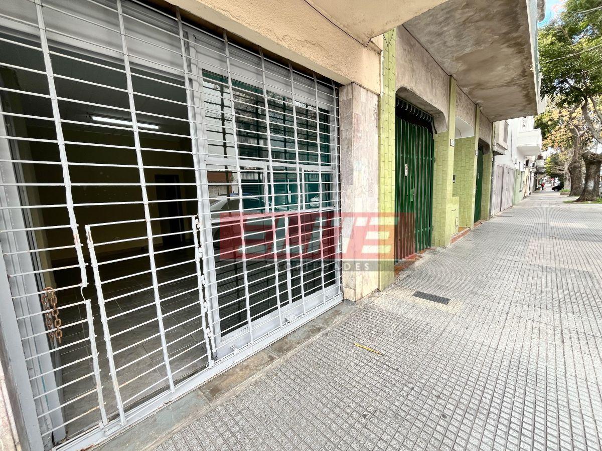 Foto de Local en alquiler a metros av. Mosconi, imagen 1