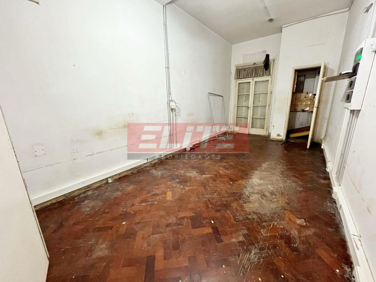Foto de Local con deposito, a metros av. Triunvirato, imagen 4