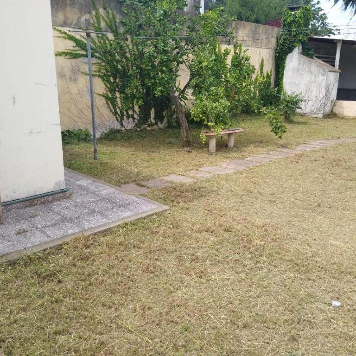 PAGO LARGO 264 - CASA 3 DORMITORIOS C/COCHERA -
