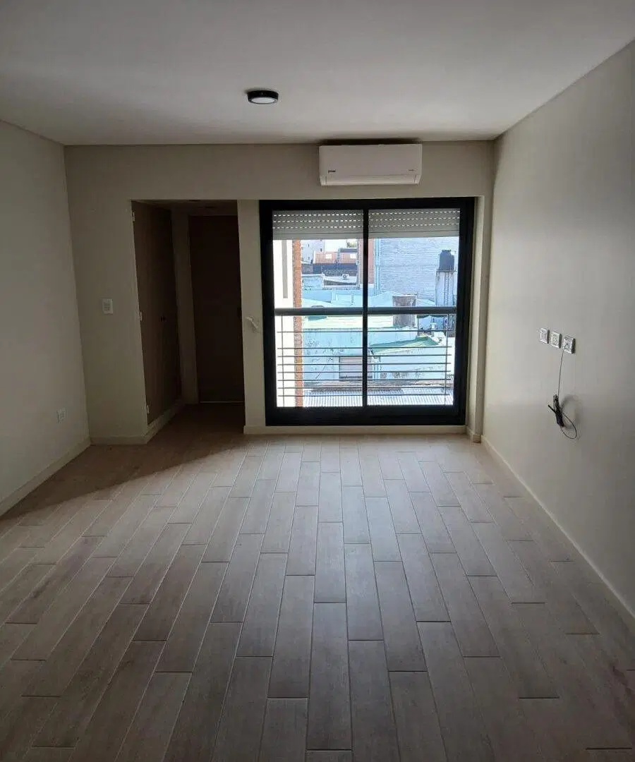 RICCHIERI 86 BIS - MONOAMBIENTE CON COCHERA 4