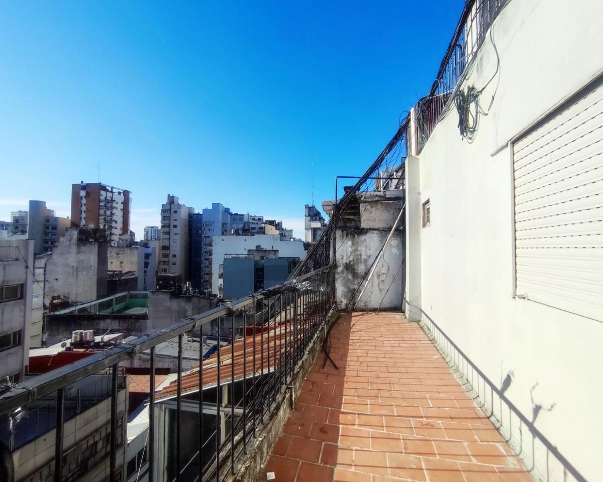 ECUADOR AL 900 DEPARTAMENTO 2 AMBIENTES AL FRENTE CON BALCON TERRAZA