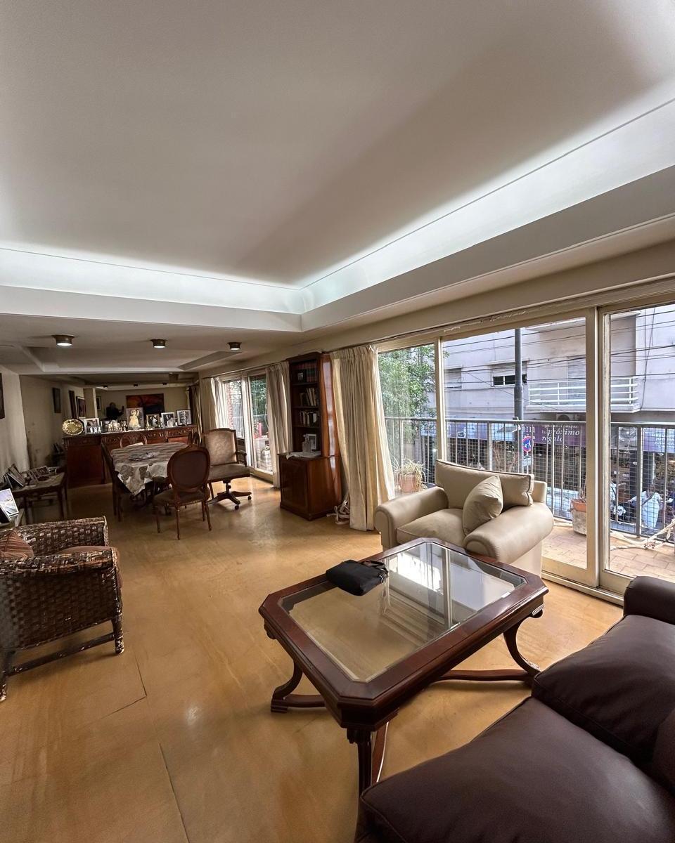 PASO AL 750 ESPECTACULAR PISO AL FRENTE 5 AMBIENTES CON DOBLE COCHERA Y 2 PATIOS
