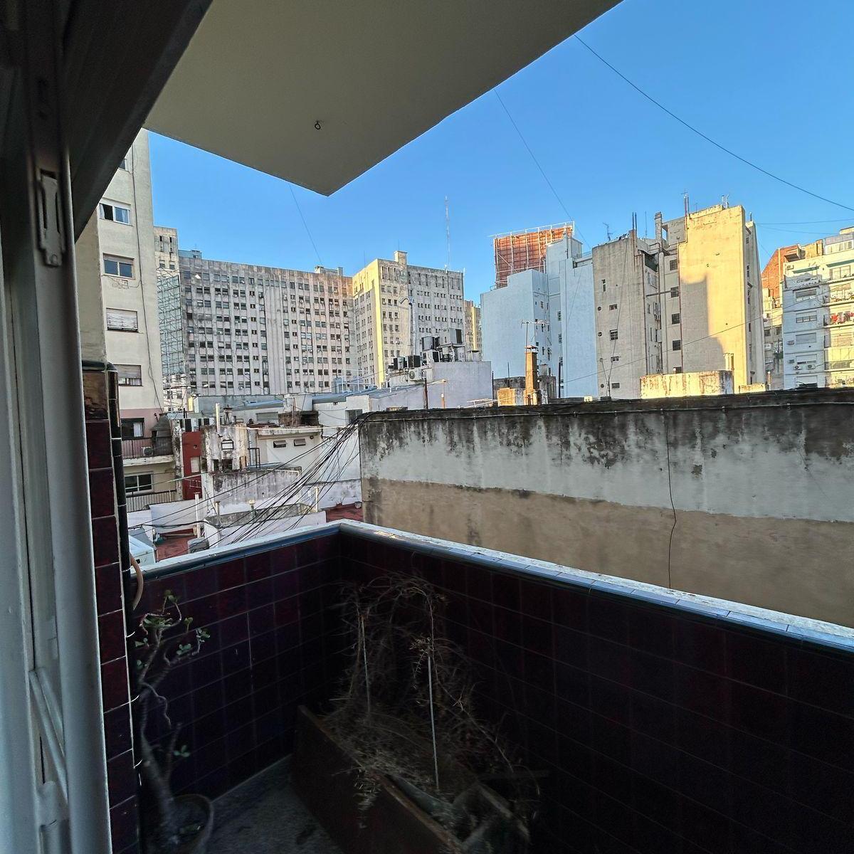 AZCUENAGA 700 HERMOSO DEPARTAMENTO 4 AMBIENTES CON DEP SERVICIO