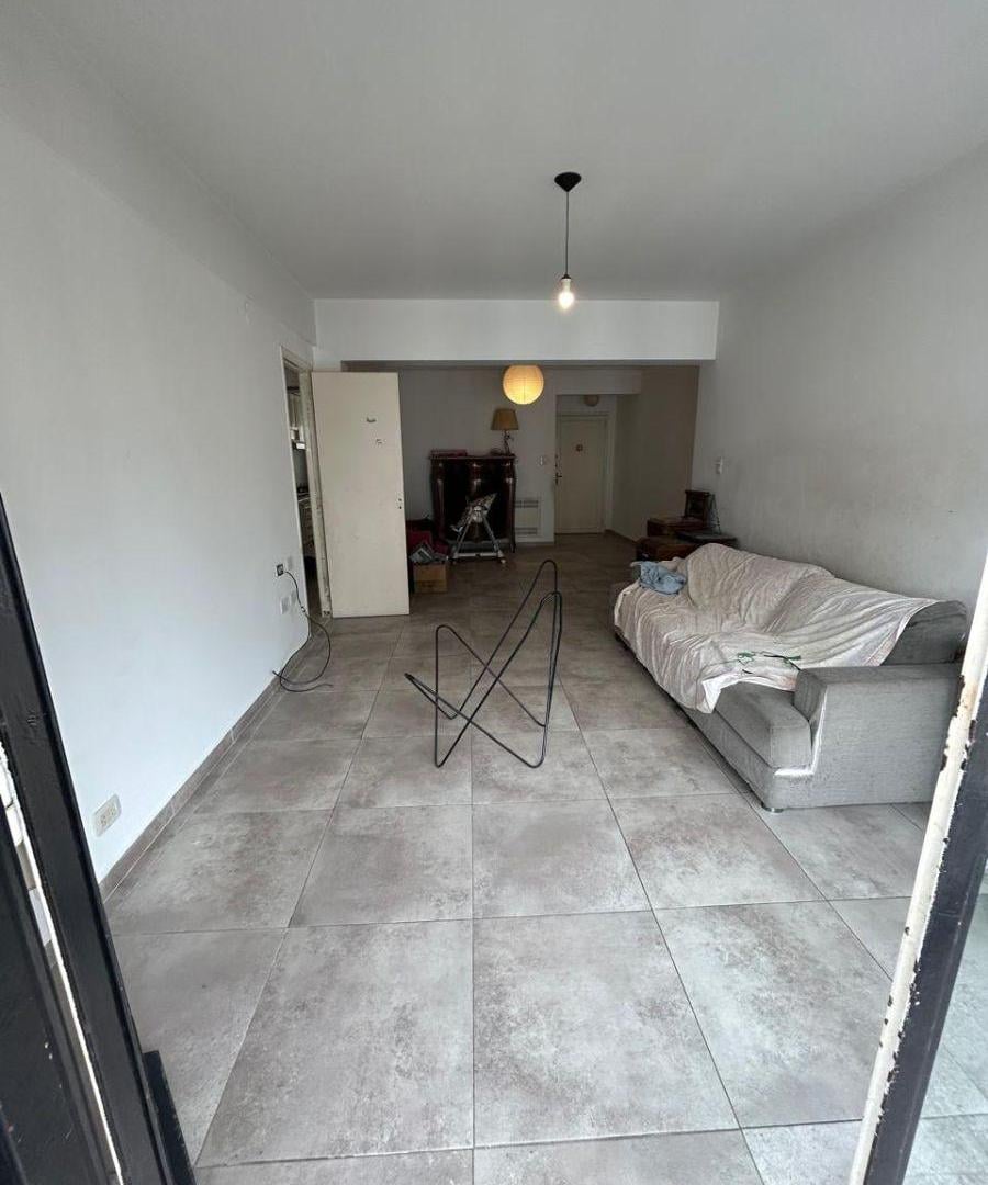 DEPARTAMENTO EN VENTA AL FRENTE 5 AMBIENTES CON DEPENDENCIA