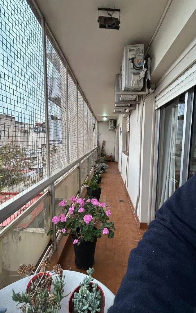 DEPARTAMENTO EN VENTA DE 4AMBIENTES CON DEPENDENCIA Y COCHERA 2
