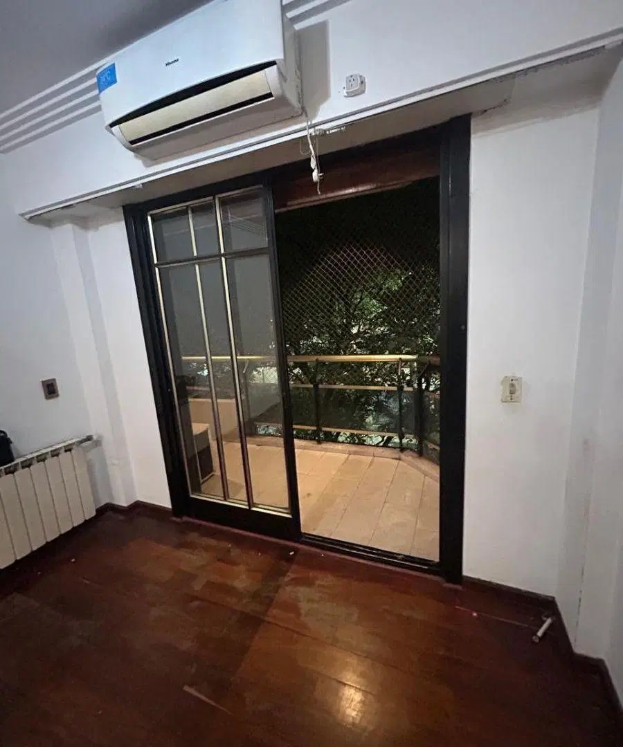 hermoso departamento 3 ambientes al frente con cochera y dependencia 4