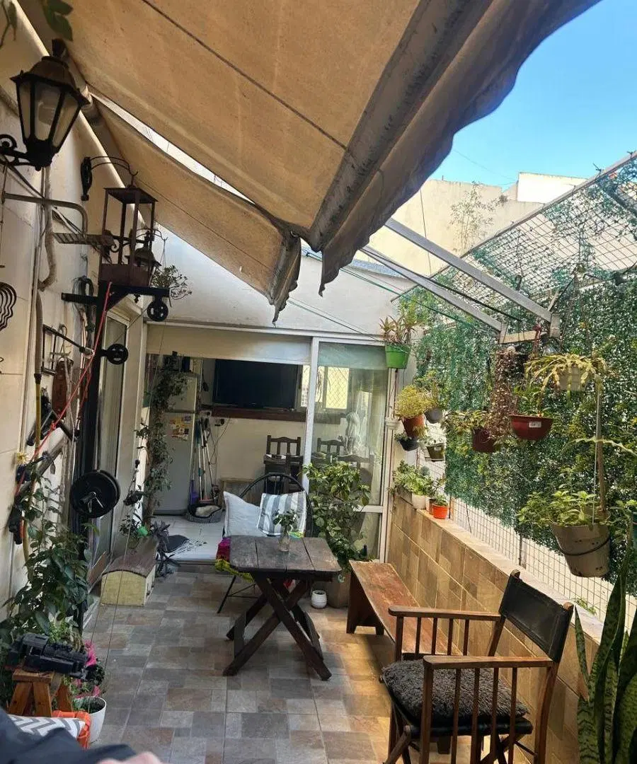 INCREIBLE DEPARTAMENTO CON GRAN BALCON TERRAZA CON PARRILLA ,DUCHA EXTERIOR, 3