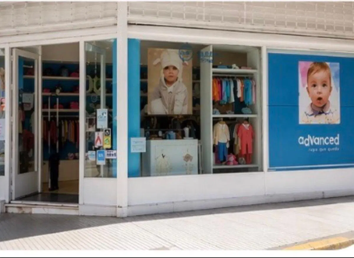 excelente esquina comercial y emblematica en la mejor zona de Recoleta 4