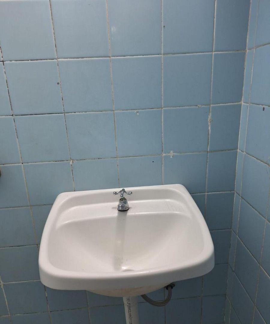 Foto de LOCAL COMERCIAL EN ALQUILER APTO TODO DESTINO CON GAS, imagen 1