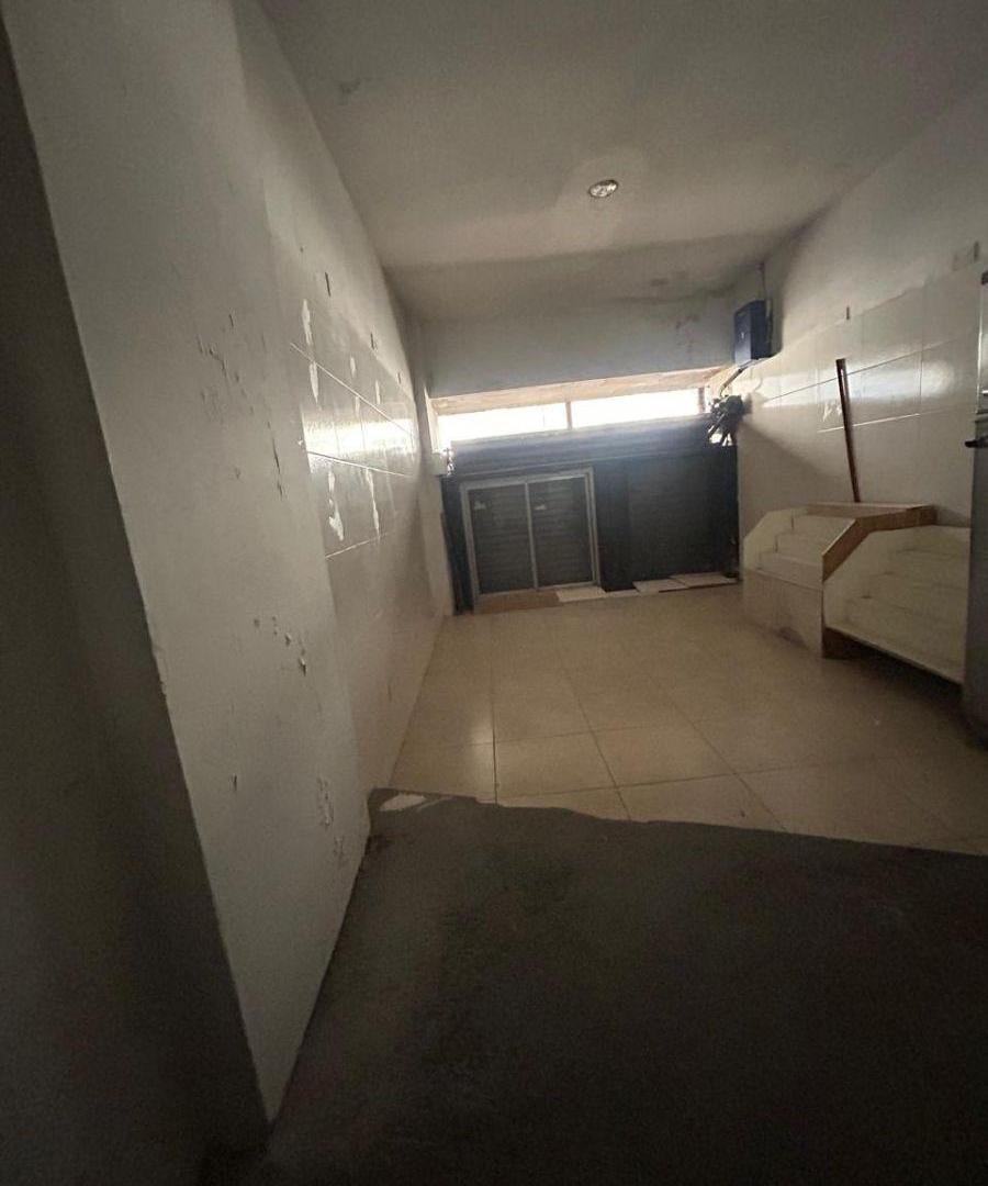 Foto de LOCAL COMERCIAL EN TUCUMAN CASI ESQUINA PASO, imagen 2